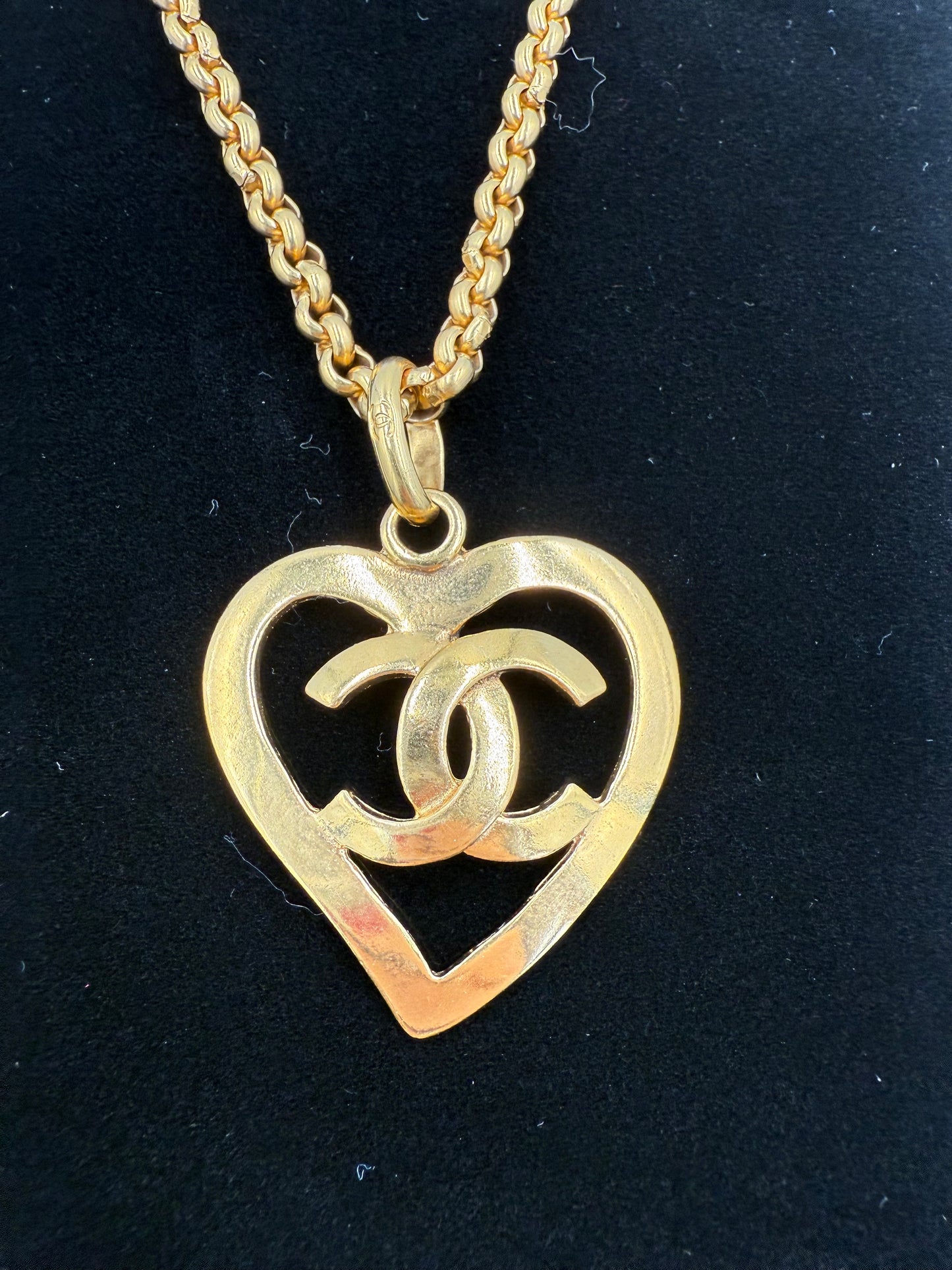 308. Chanel Vintage 24K Gold-plated Heart Pendant Necklace