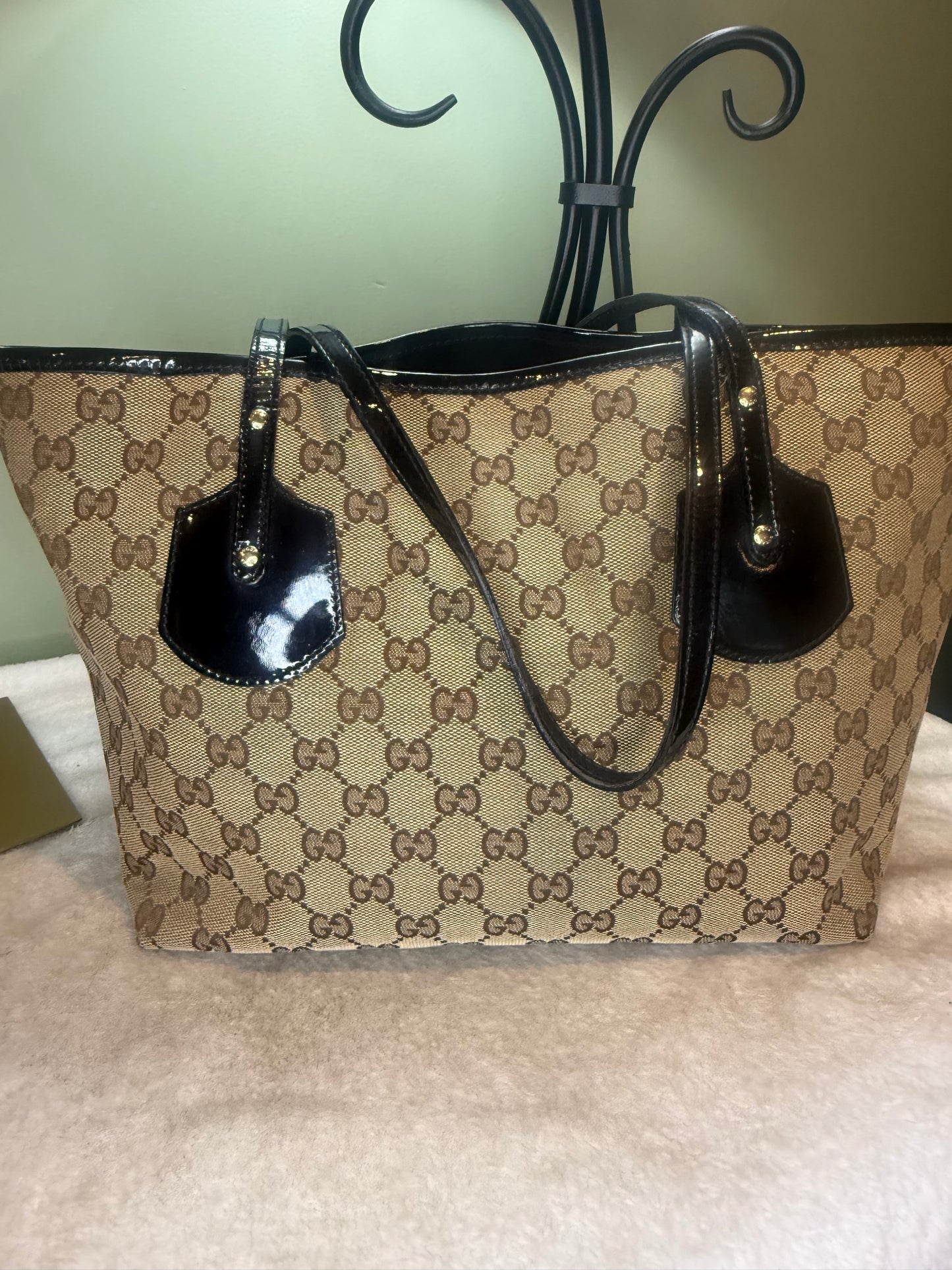 1386. Gucci Monogram Jolie Charm Shoulder Tote