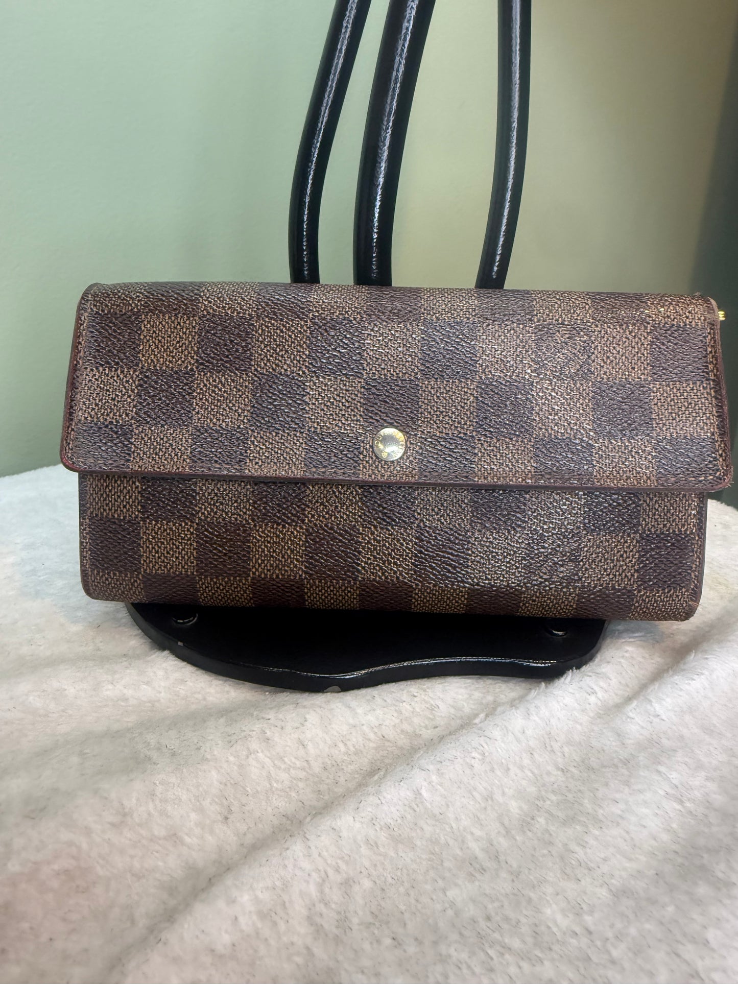 1344. Louis Vuitton Damier Ebene Sarah Wallet