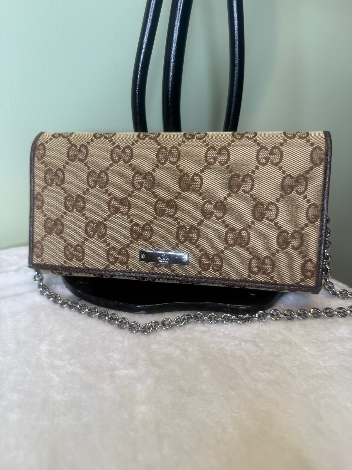 2123. Gucci Continental Chain GG Canvas WOC