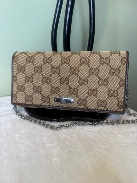 2123. Gucci Continental Chain GG Canvas WOC