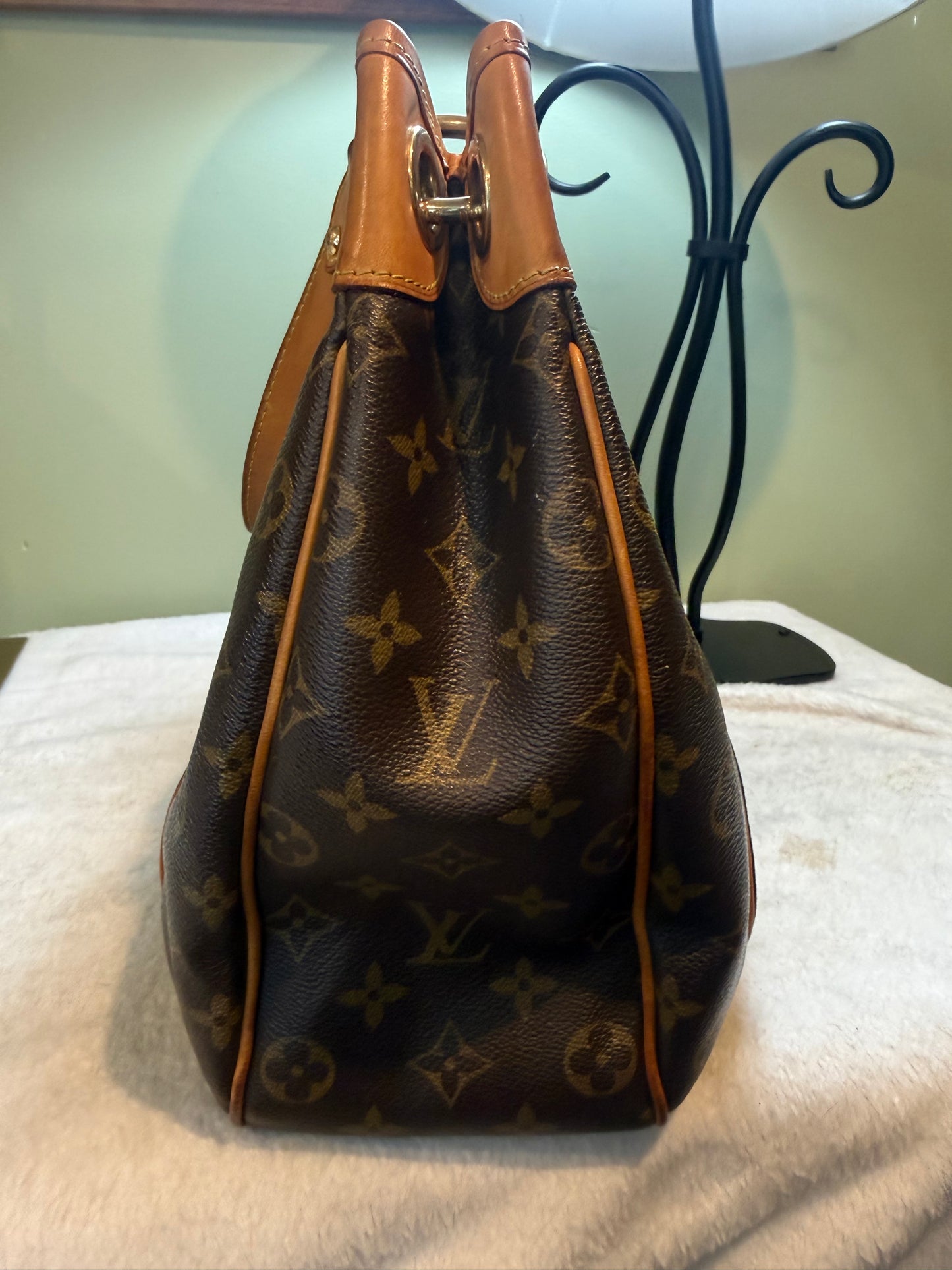 1701. Louis Vuitton Monogram Galleria PM