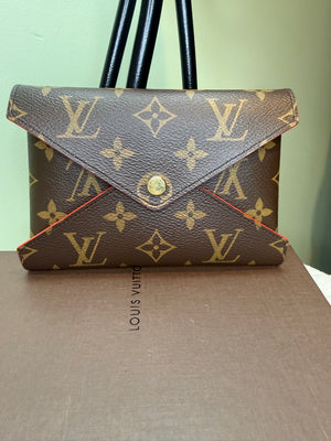 1431. Louis Vuitton Monogram Medium Pochette Kirigami