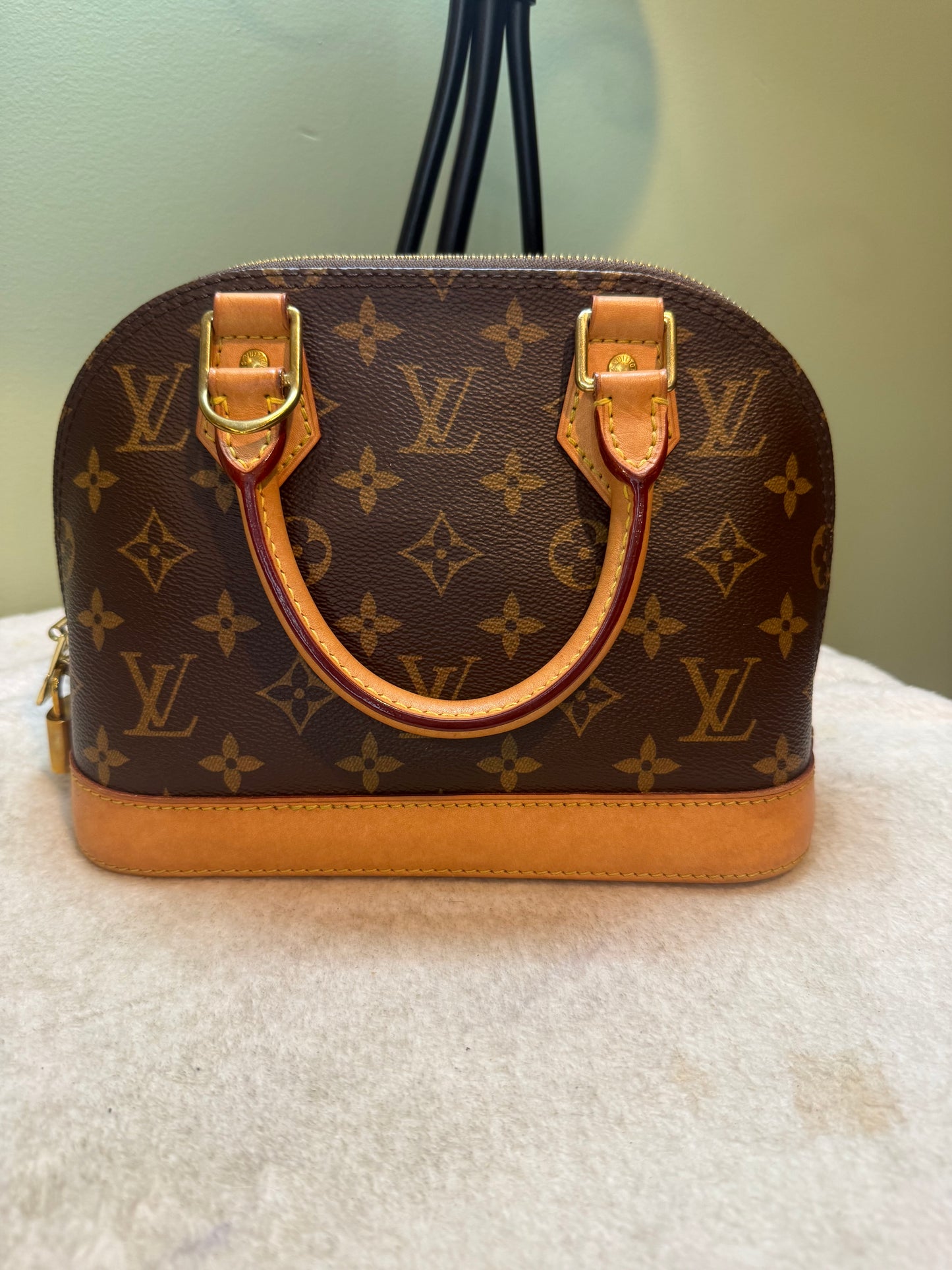 1601. Louis Vuitton Monogram Alma BB