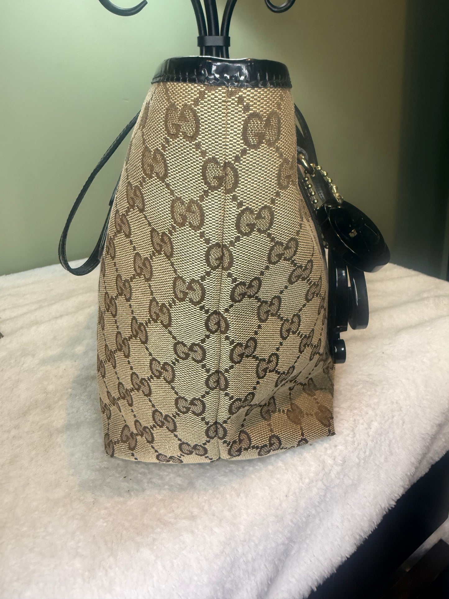 1386. Gucci Monogram Jolie Charm Shoulder Tote