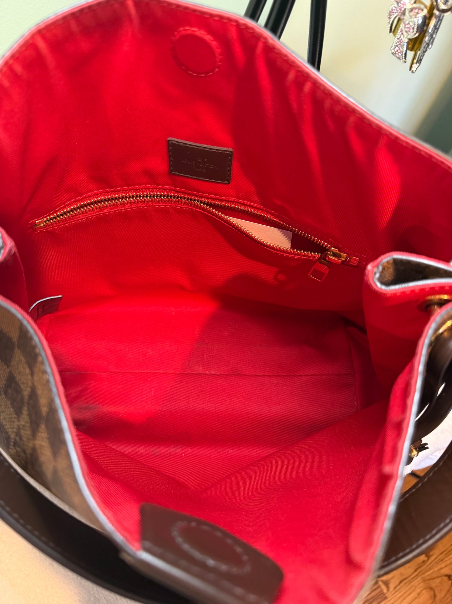 535. Louis Vuitton Damier Ebene Graceful PM