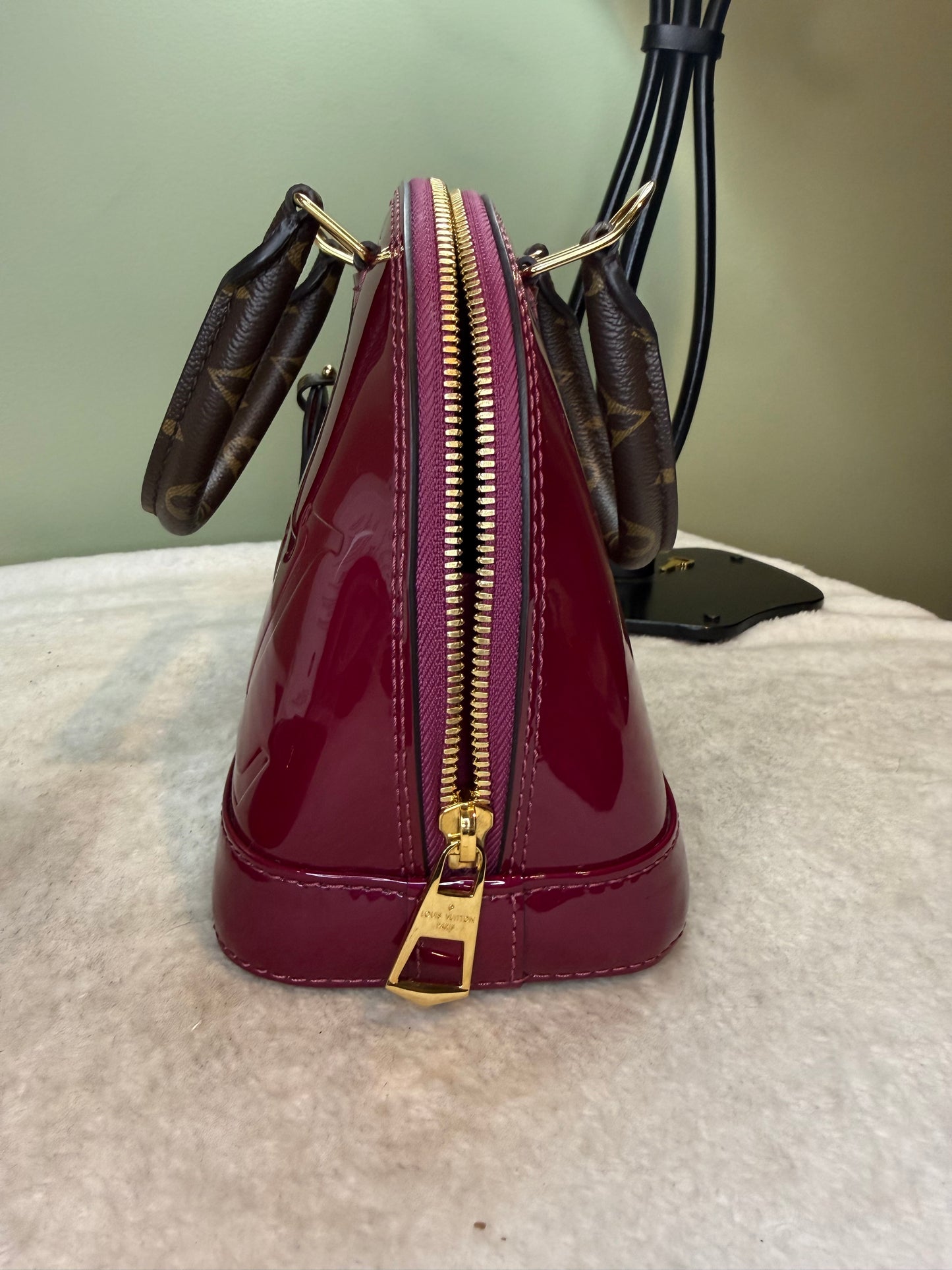 1285. Louis Vuitton Magenta Vernis with Monogram Alma BB