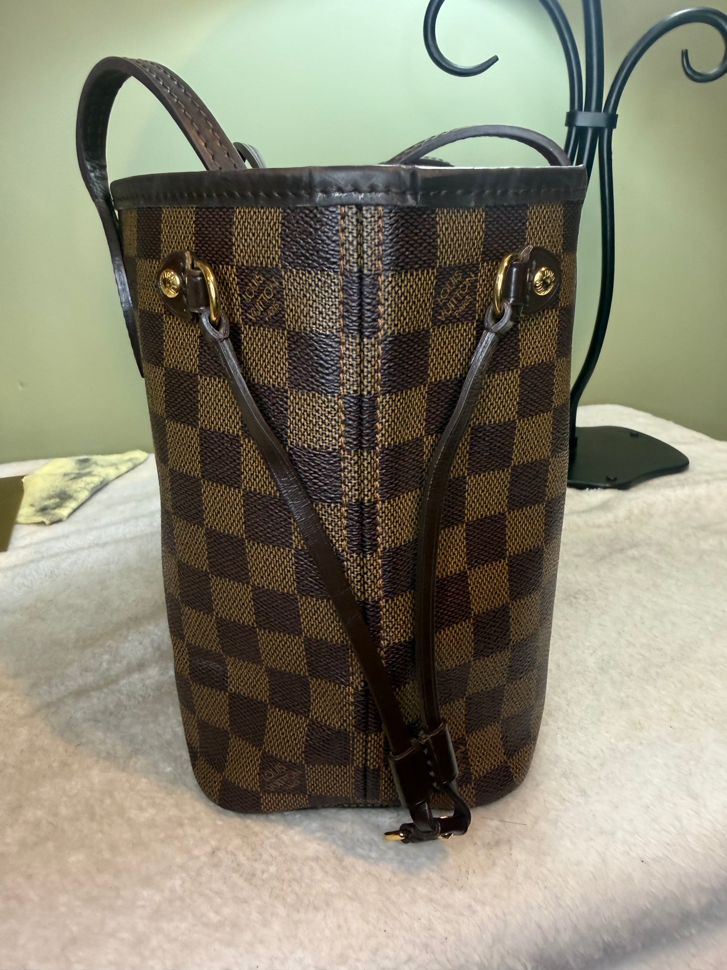 1439. Louis Vuitton Damier Ebene Neverfull PM
