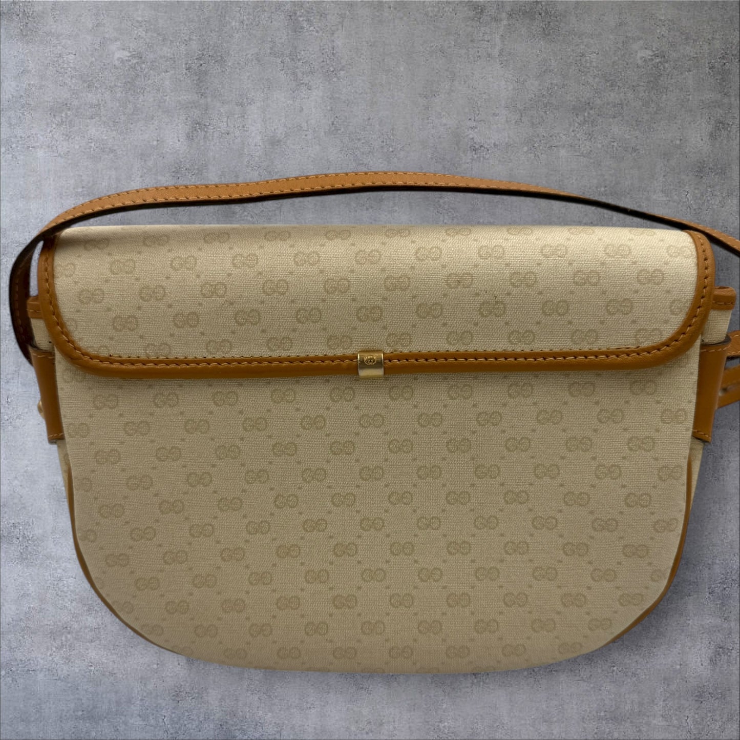 289. Gucci Vintage Micro GG Cream Crossbody Bag