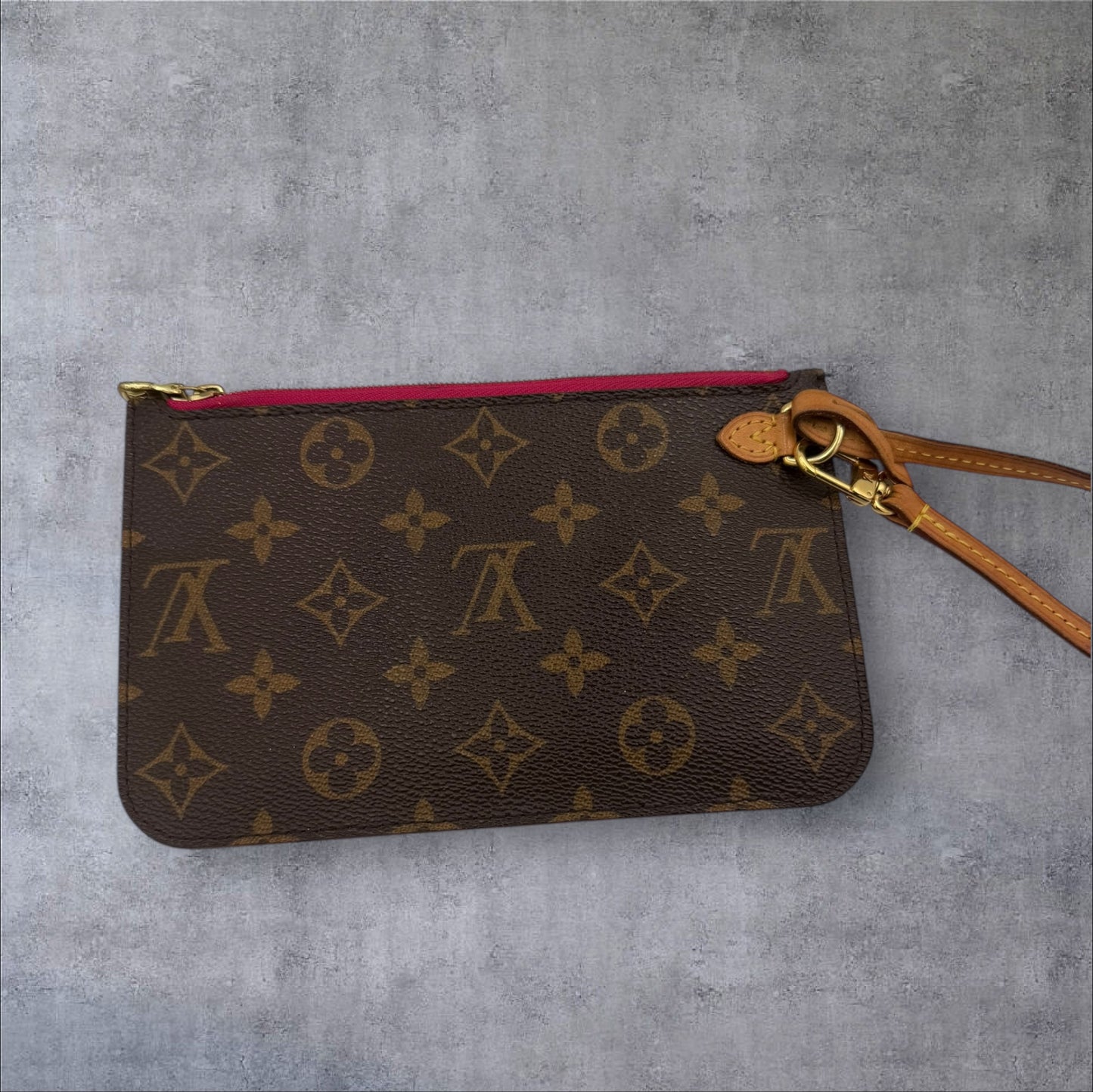 345. Louis Vuitton Neverfull Pouch PM with Fuchsia