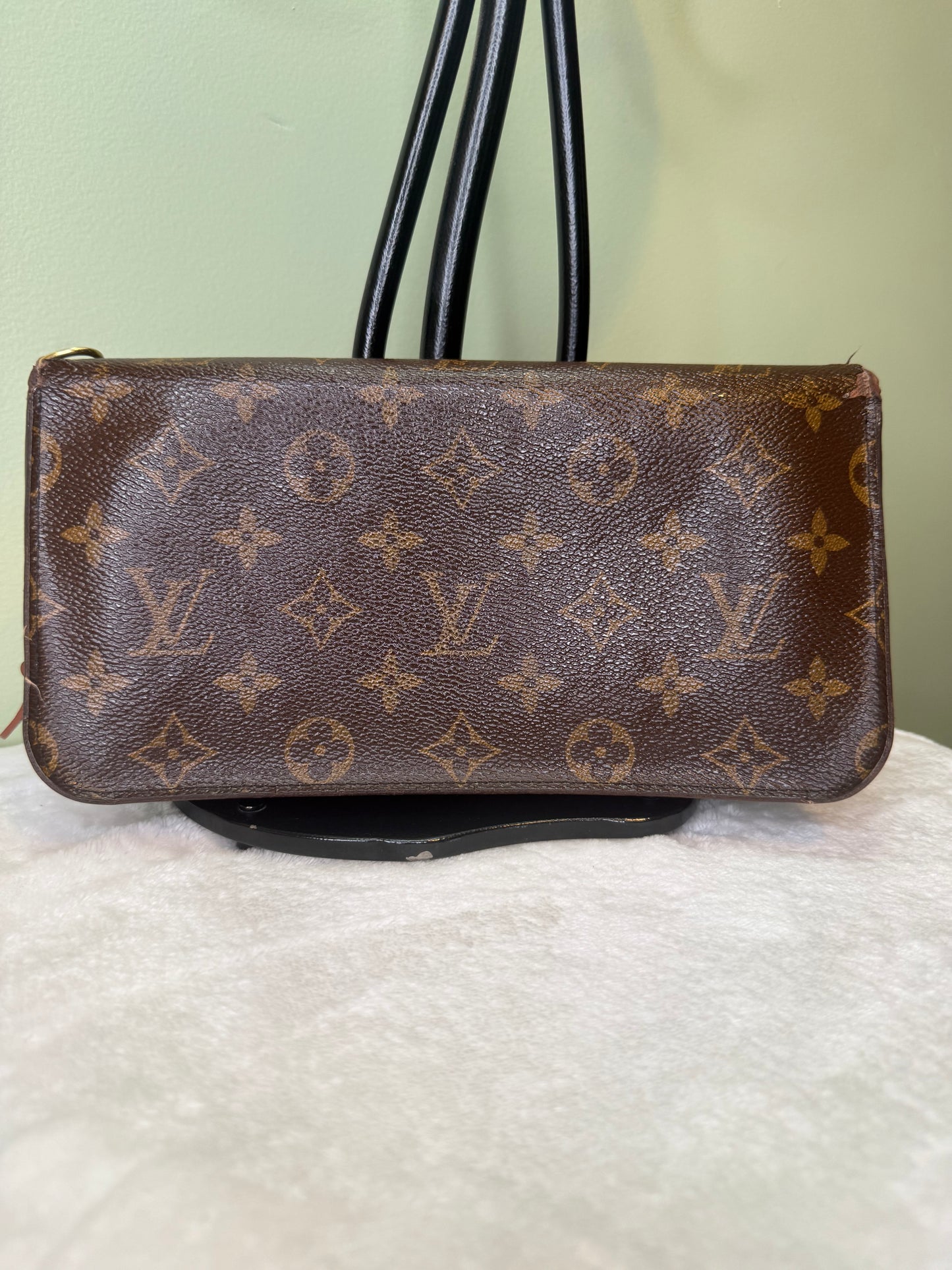 1745. Louis Vuitton Monogram Insolite Traveller Wallet