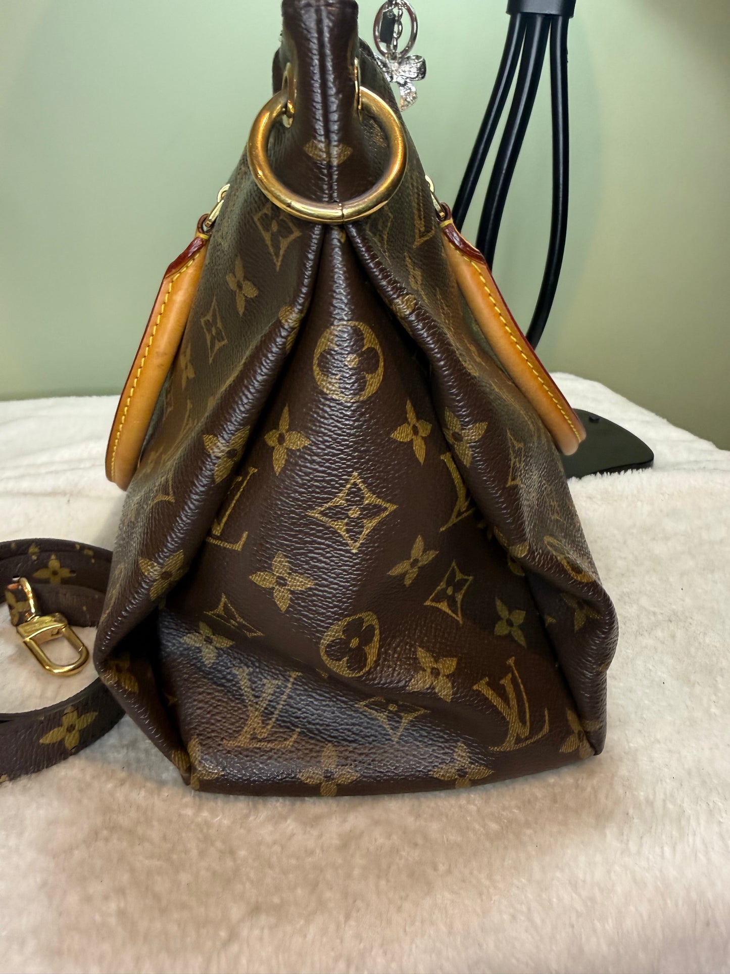1267. Louis Vuitton Monogram Pallas MM with Fuchsia