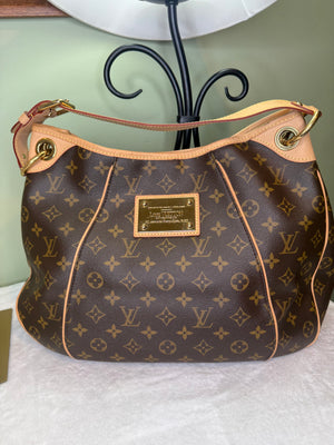 1774. Louis Vuitton Monogram Galleria PM