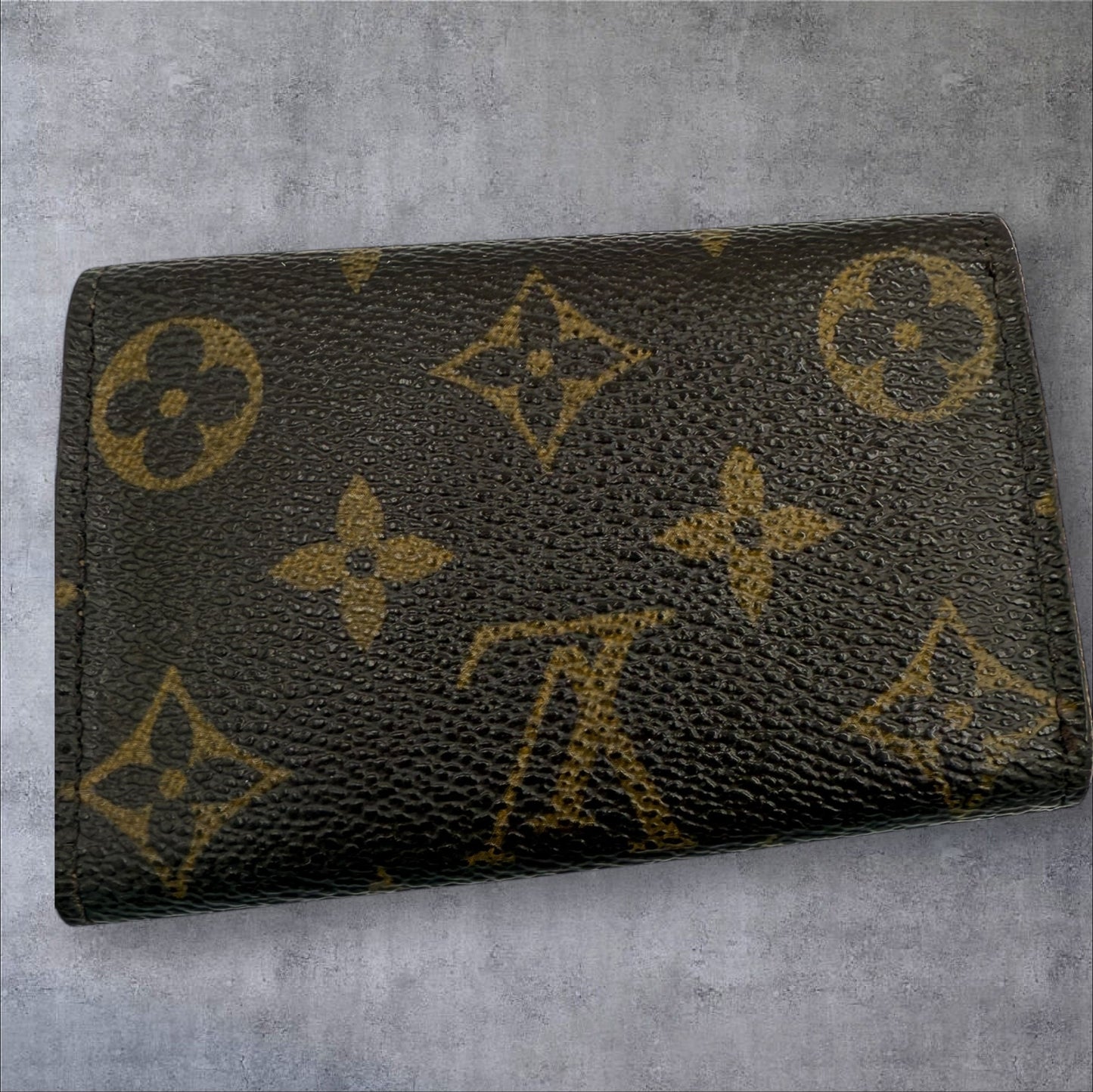 313. Louis Vuitton Monogram 6 Key Ring Holder