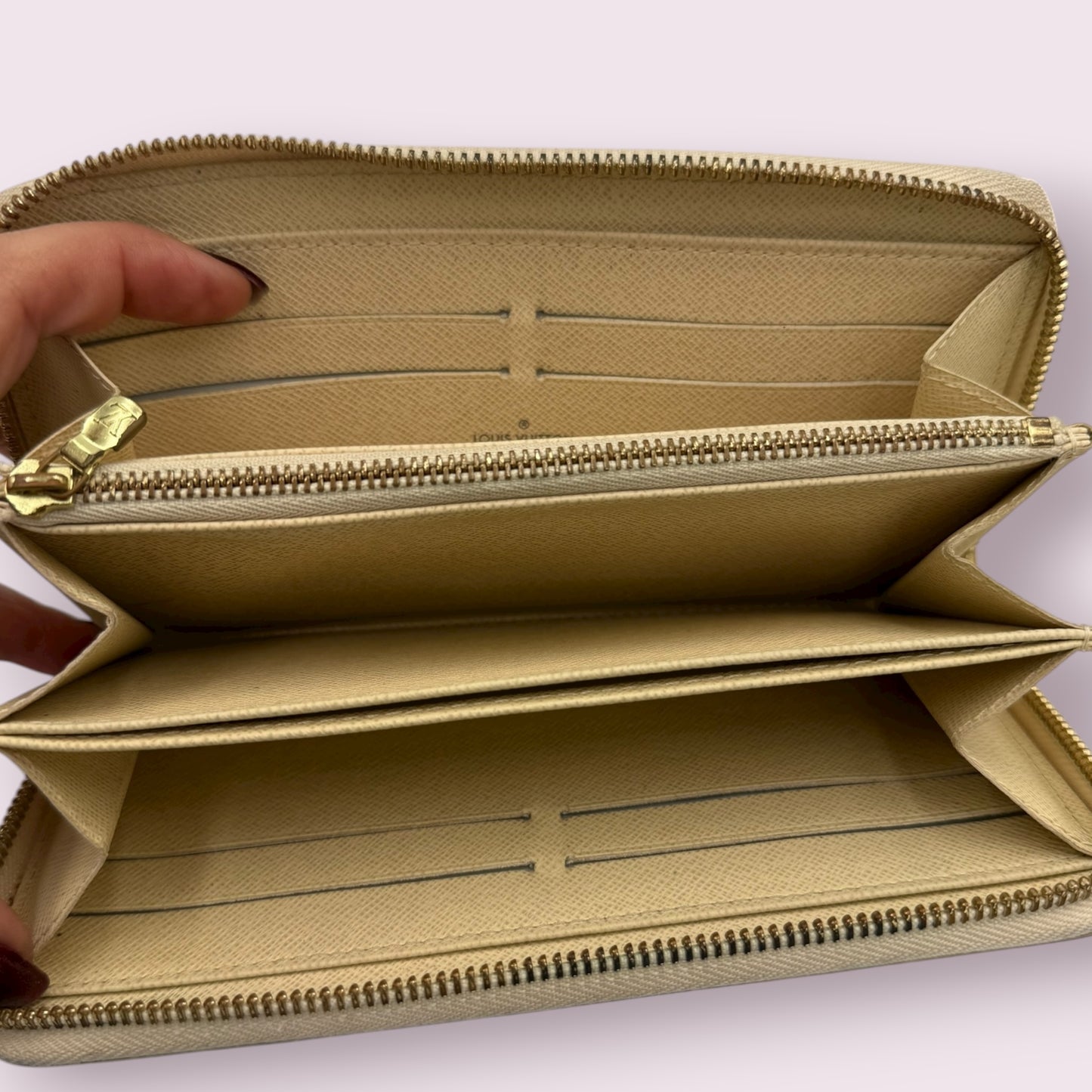 280. Louis Vuitton Damier Azur Long Zippy Wallet