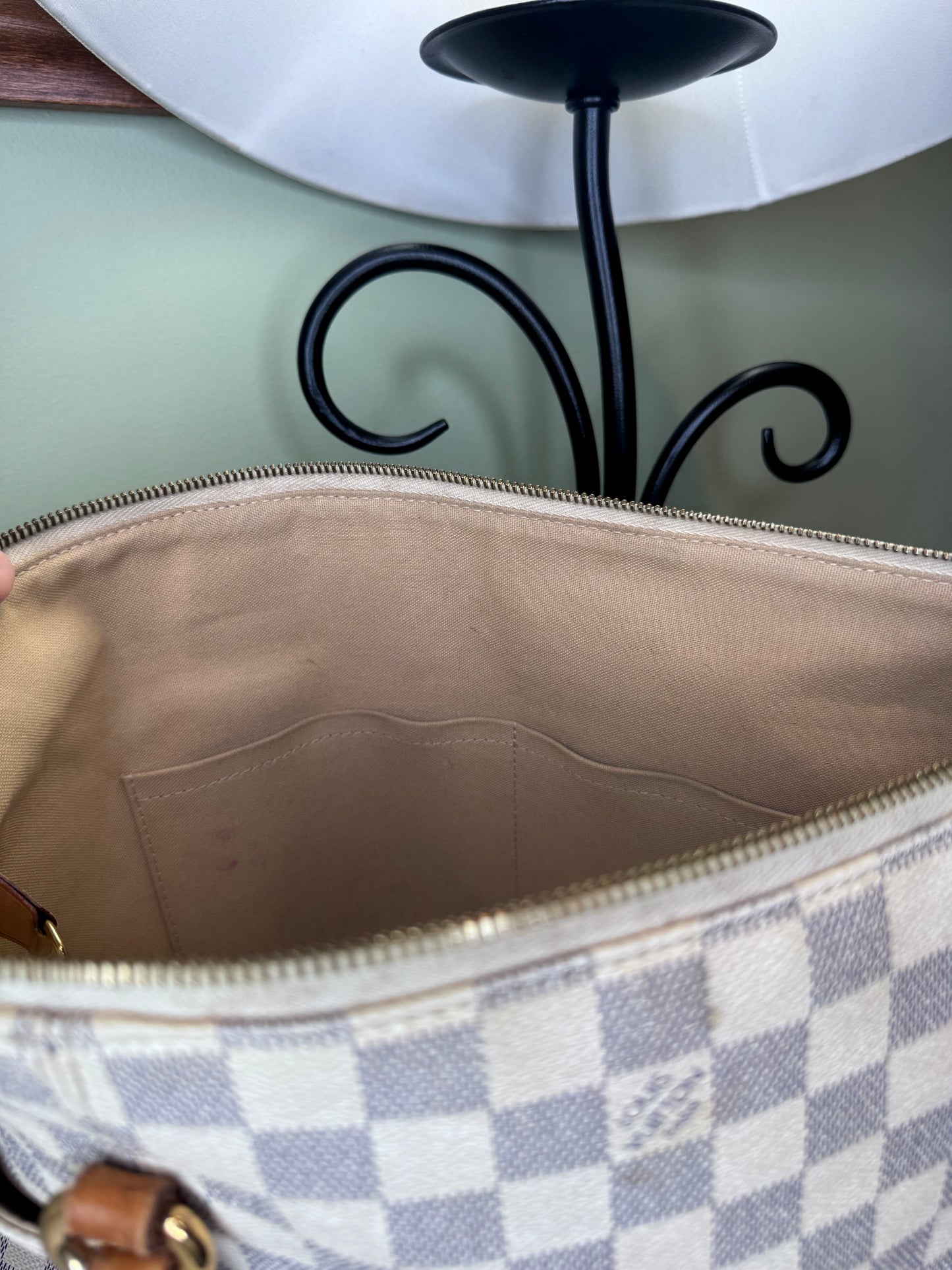 1710. Louis Vuitton Damier Azur Totally MM