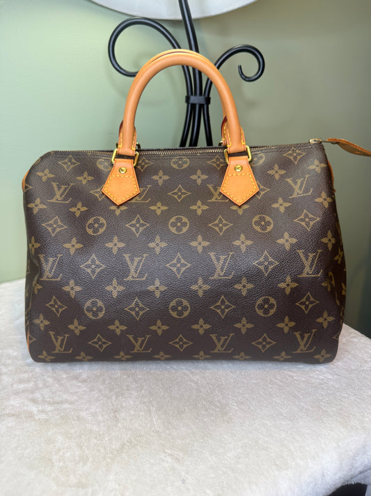 2172. Louis Vuitton Monogram Speedy 30