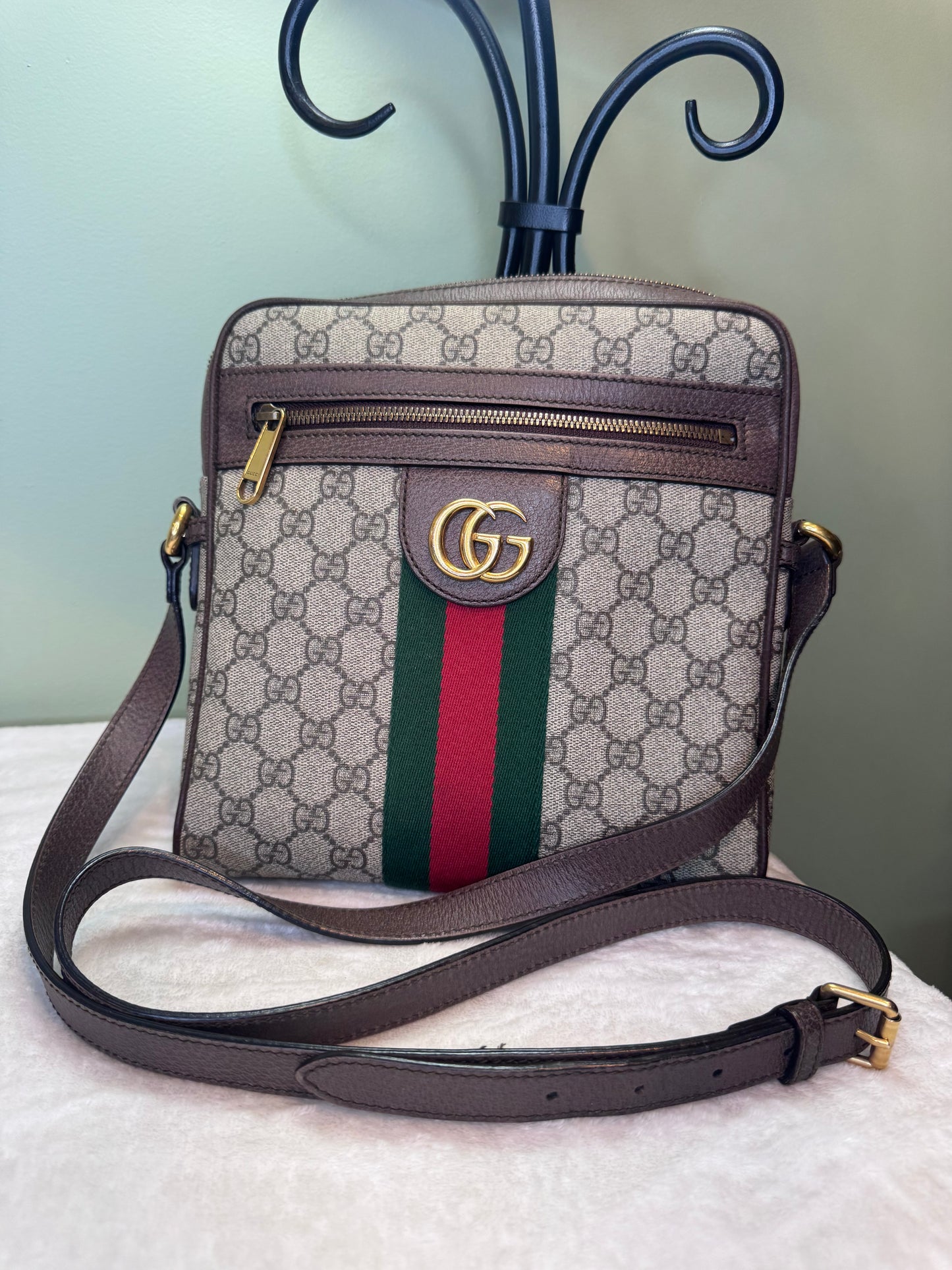 1829. Gucci GG Supreme Ophidia Messenger Bag