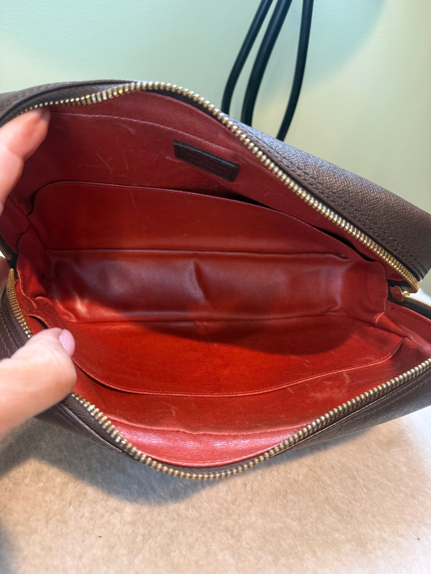 1600. Louis Vuitton Damier Ebene Trousse 23