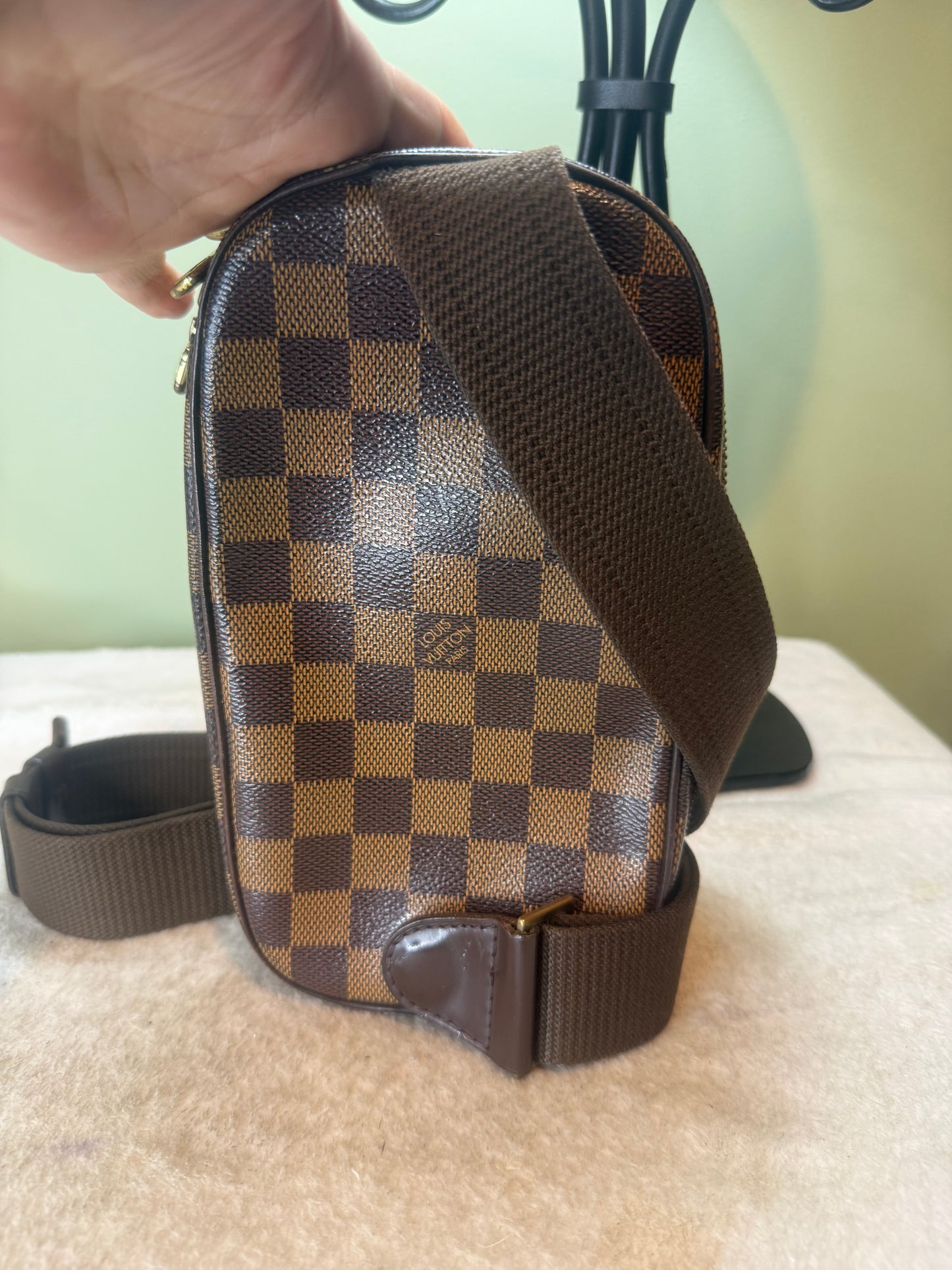 1551. Louis Vuitton Damier Ebene Gange
