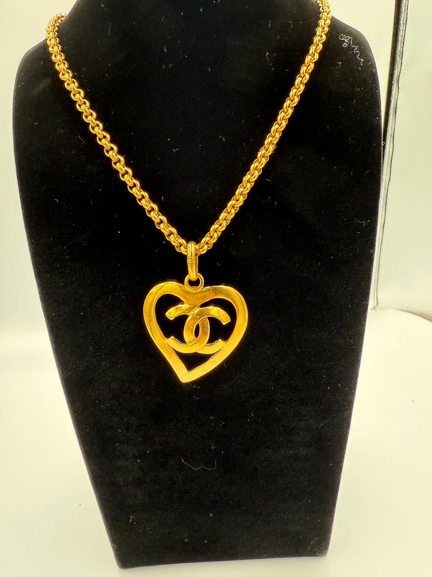 308. Chanel Vintage 24K Gold-plated Heart Pendant Necklace