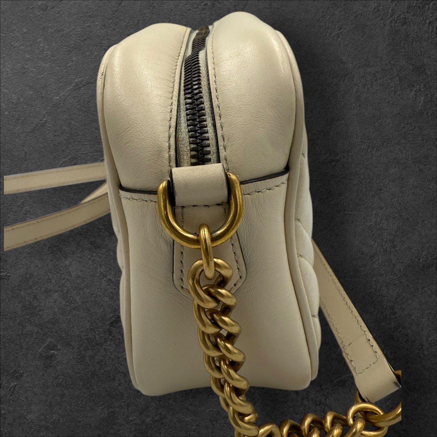 283. Gucci Cream Medium Marmont Quilted Leather Crossbody Camera Bag