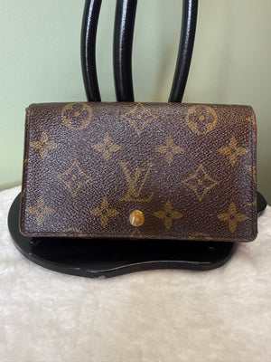 2019. Louis Vuitton Monogram Porte-Tresor Compact Wallet