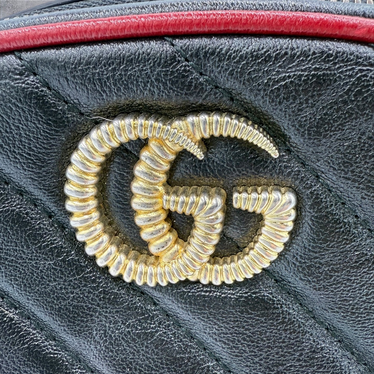 340. Gucci GG Black Calfskin Marmont Matelasse Leather Belt Bag with red trim