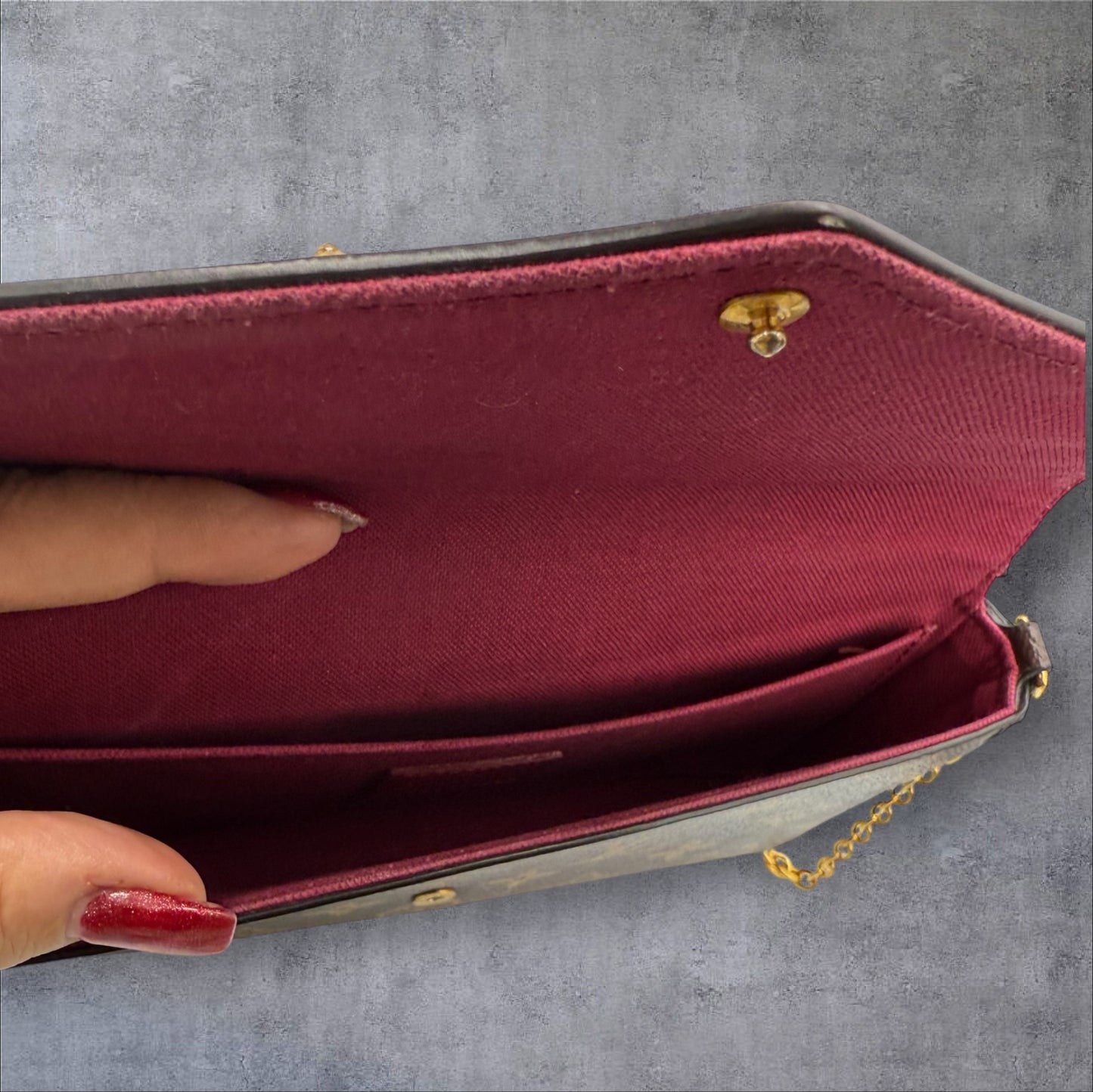 332. Louis Vuitton Monogram Felicie Pochette with two inserts