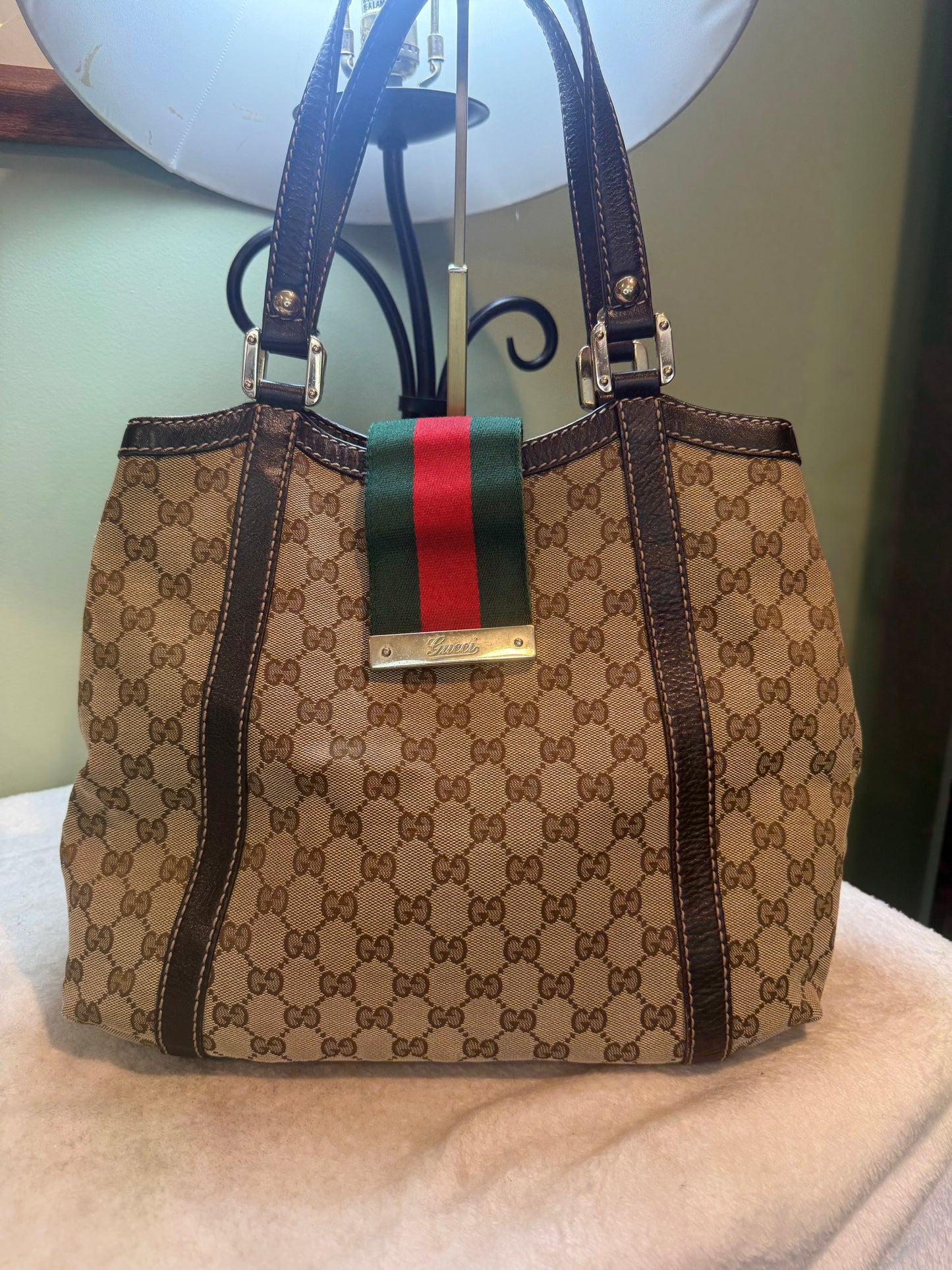 1666. Gucci GG Canvas Web Ladies Shoulder Bag