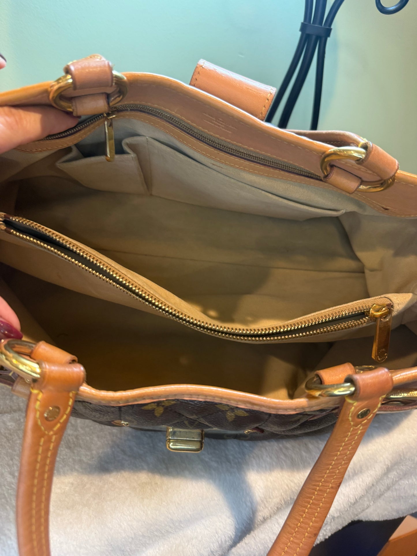 1698. Louis Vuitton Monogram Etoile GM Shopper Tote