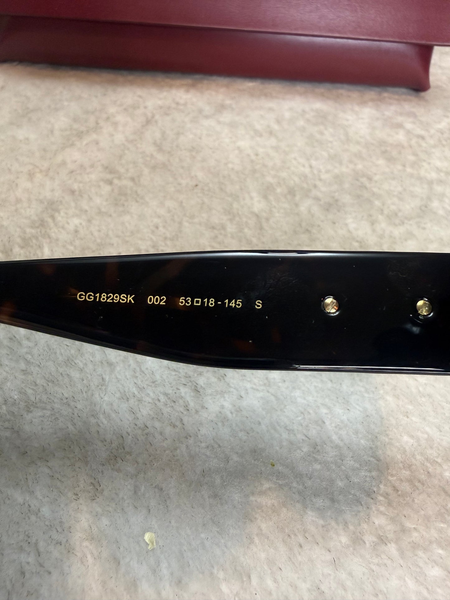 1229. Gucci GG Logo Oval Sunglasses