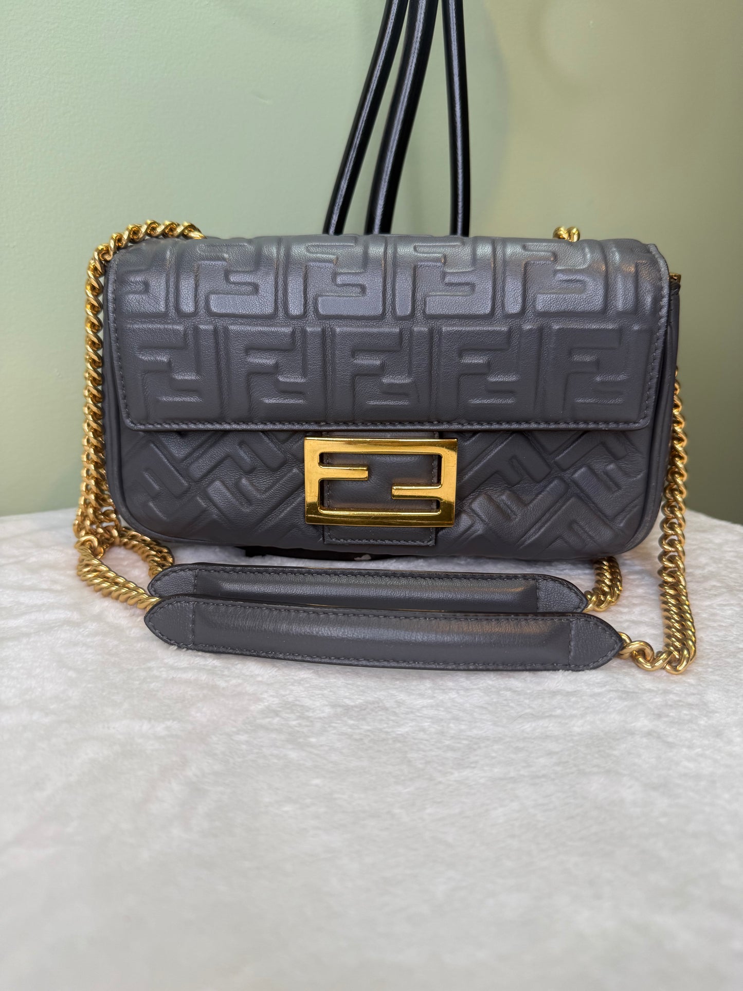 1748. Fendi Grey Baguette Midi Bag with Gold Chain