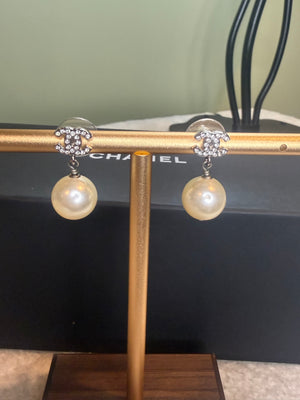 1478. Chanel Silver Rhinestone CC with Pearl Drop