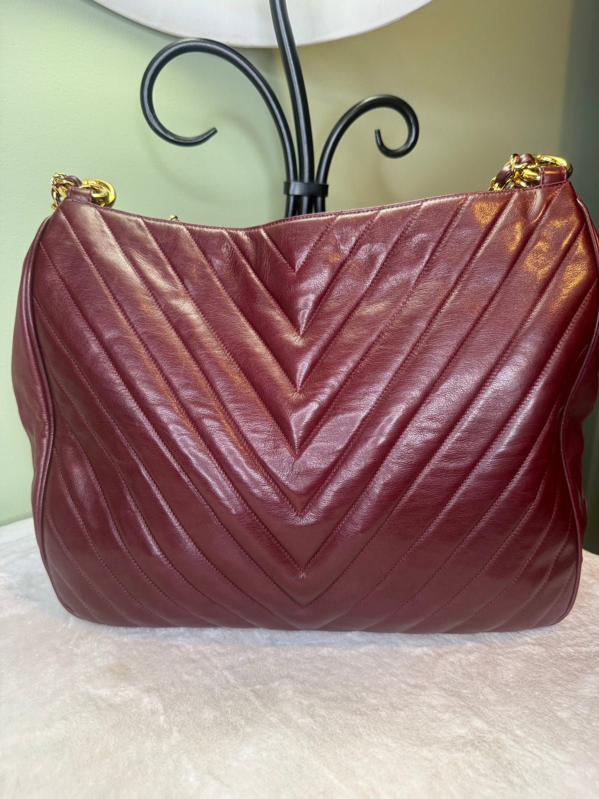 2028. Chanel Burgundy Vintage Chevron Shoulder/Crossbody