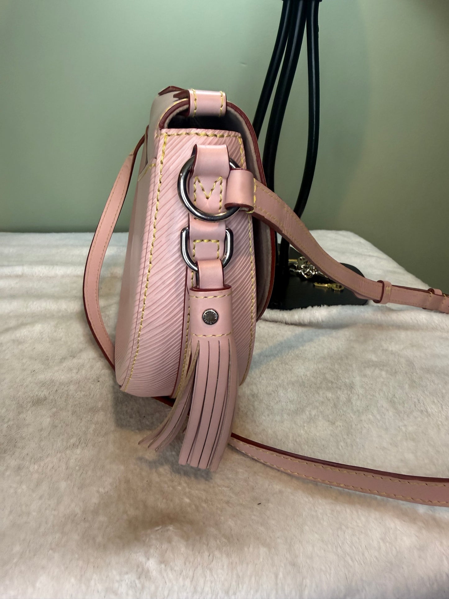 1118. Louis Vuitton Pink Epi St. Cloud in Rose Ballerine