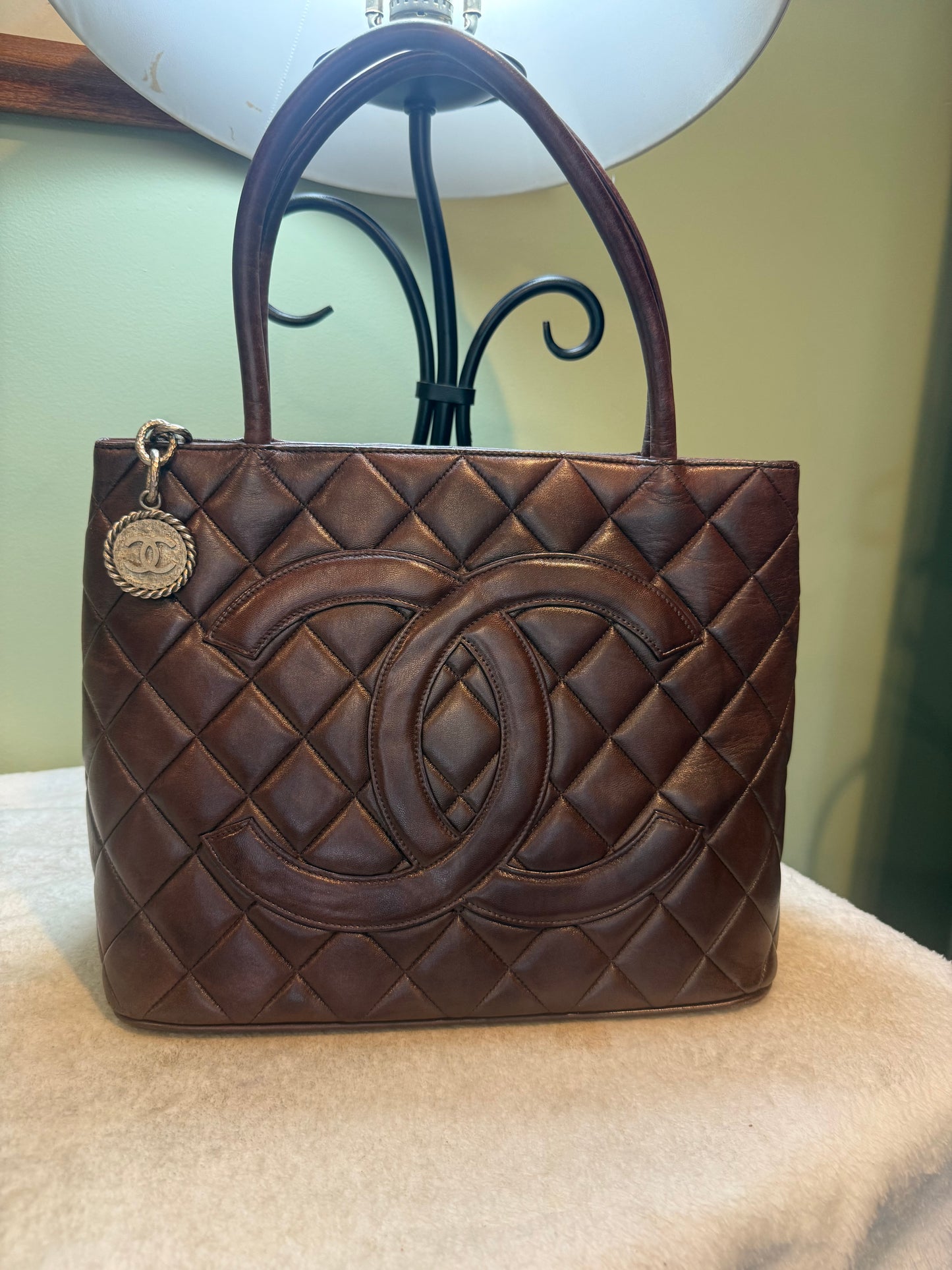 1693. Chanel Vintage Chocolate Brown Medallion Tote Series 6 (2000-2002)