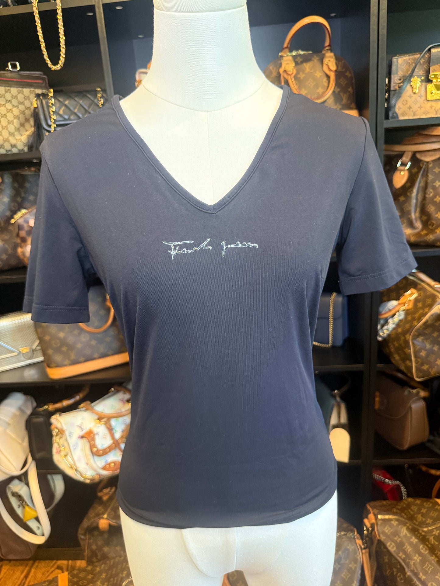 1654. Fendi Black V-Neck T shirt