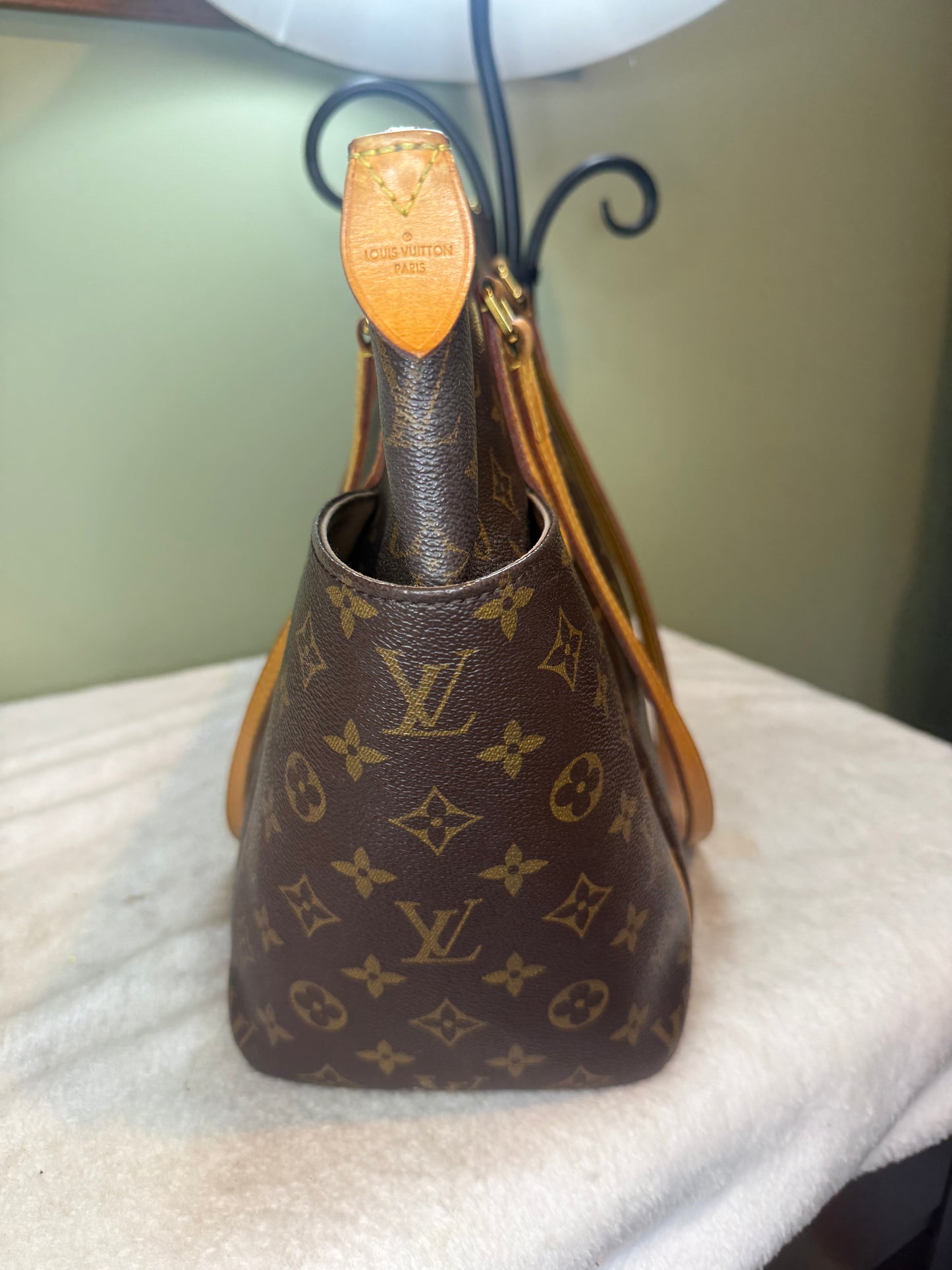 1523. Louis Vuitton Monogram Totally MM