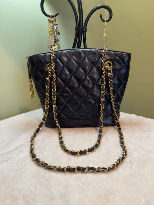376. Chanel Navy Lambskin Vintage Shoulder Bag