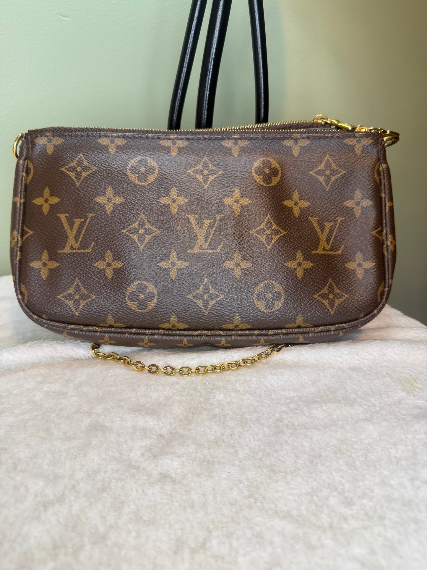 1192. Louis Vuitton Monogram Multi Pochette with Pink
