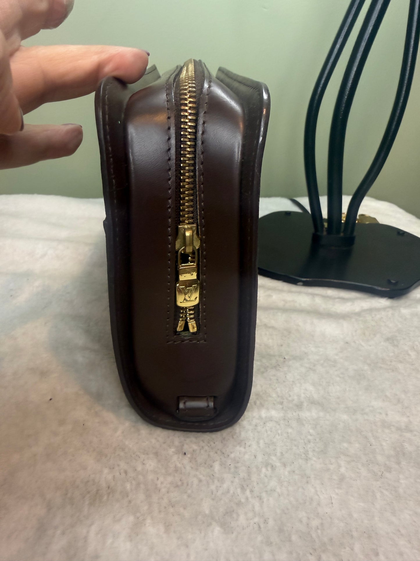 1043. Louis Vuitton Damier Ebene St. Louis Pochette Clutch