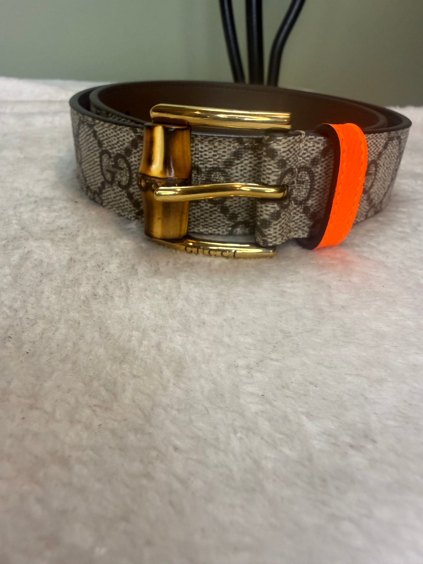 1073. Gucci Leather/canvas GG Supreme Bamboo belt