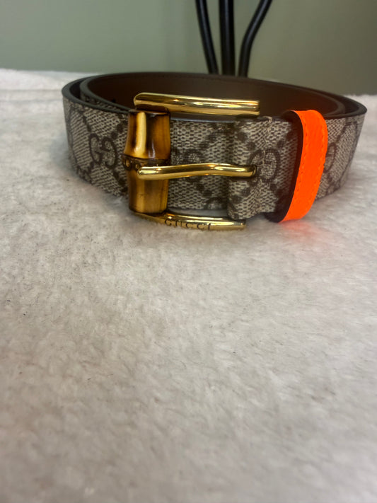 1073. Gucci Leather/canvas GG Supreme Bamboo belt