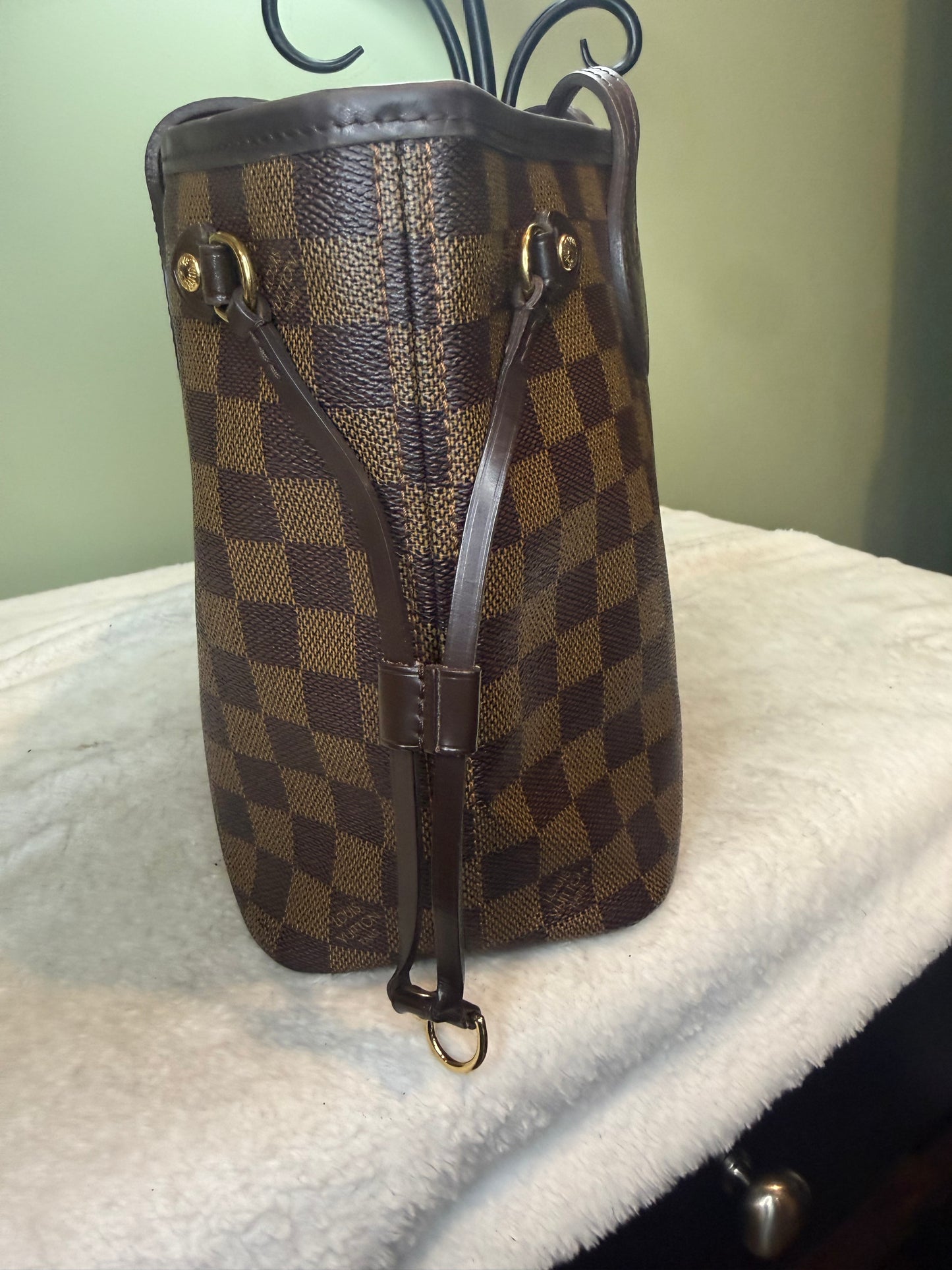 1439. Louis Vuitton Damier Ebene Neverfull PM