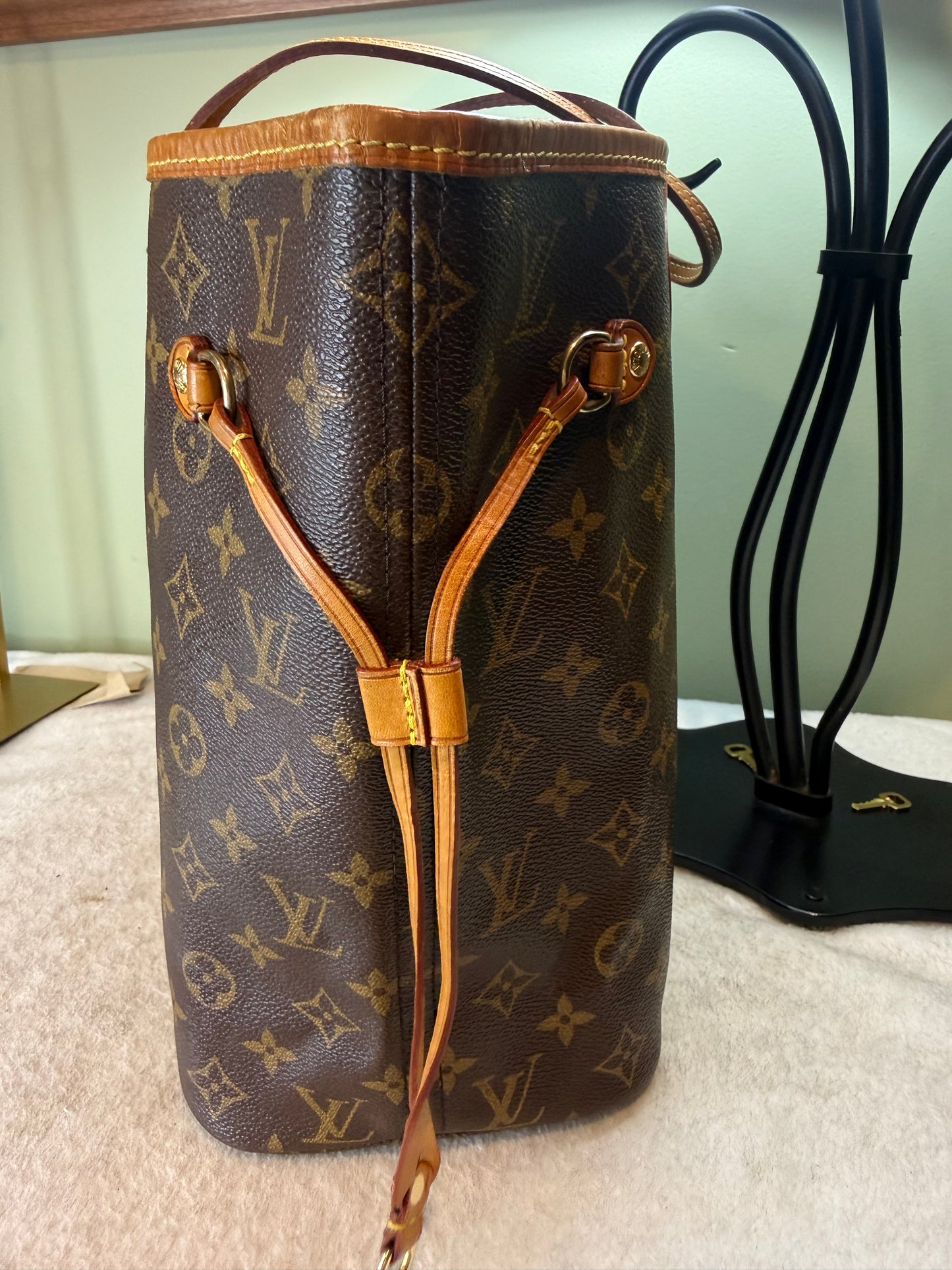 1309. Louis Vuitton Monogram Neverfull MM