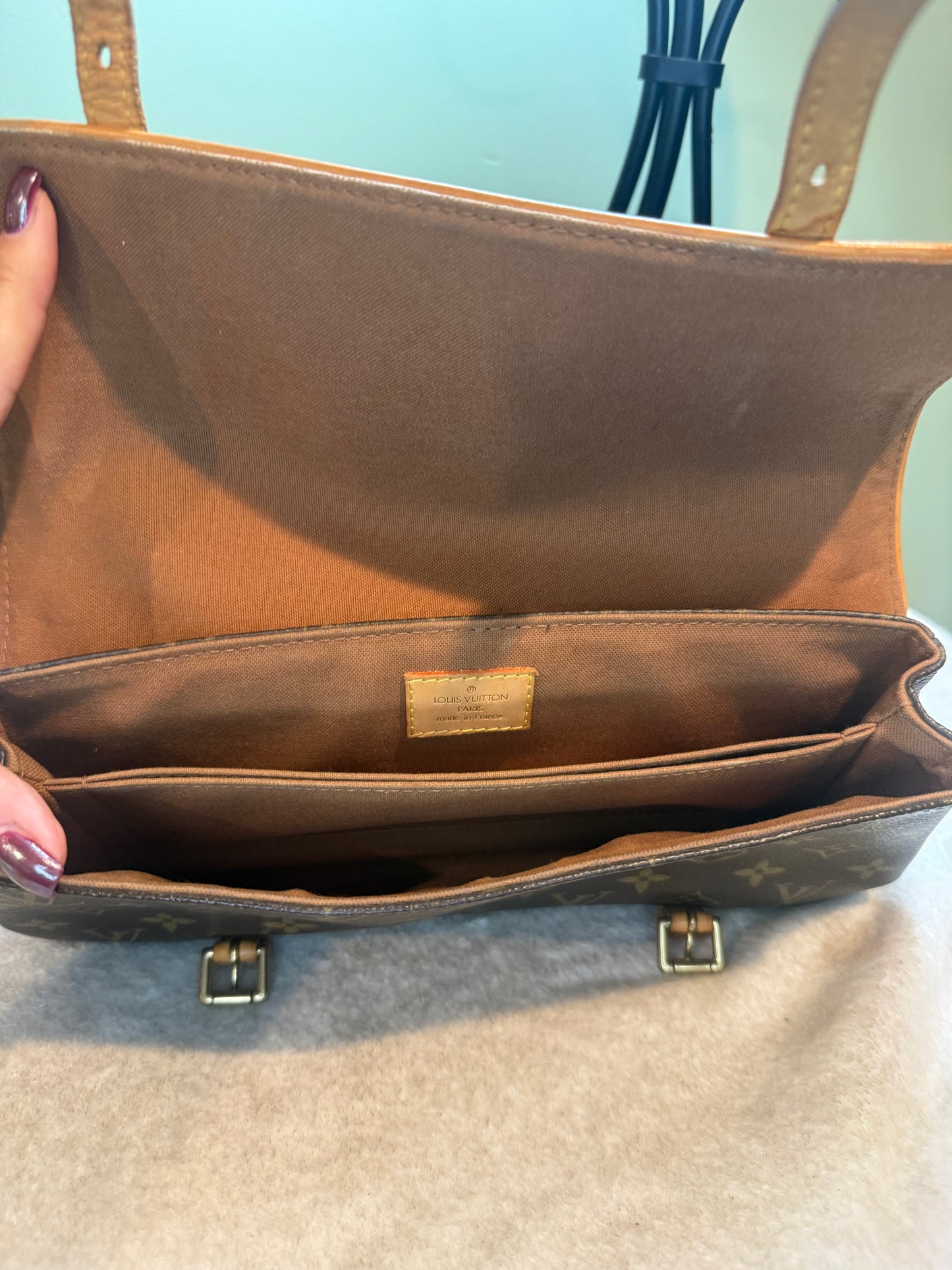 1702. Louis Vuitton Vintage Monogram Pochette Marelle