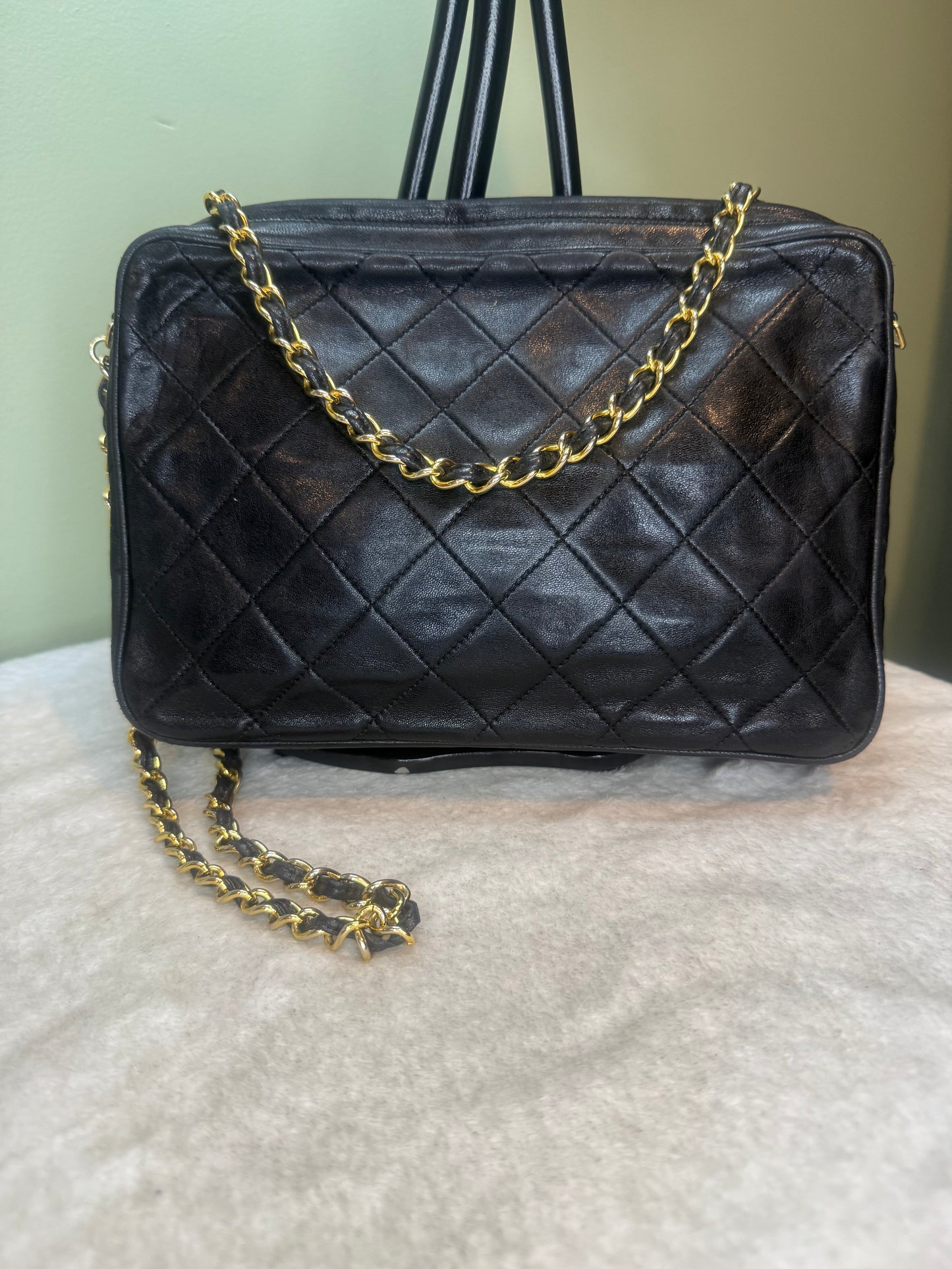 1355. Chanel Black Lambskin Camera Bag ( Series 0 1986-88)