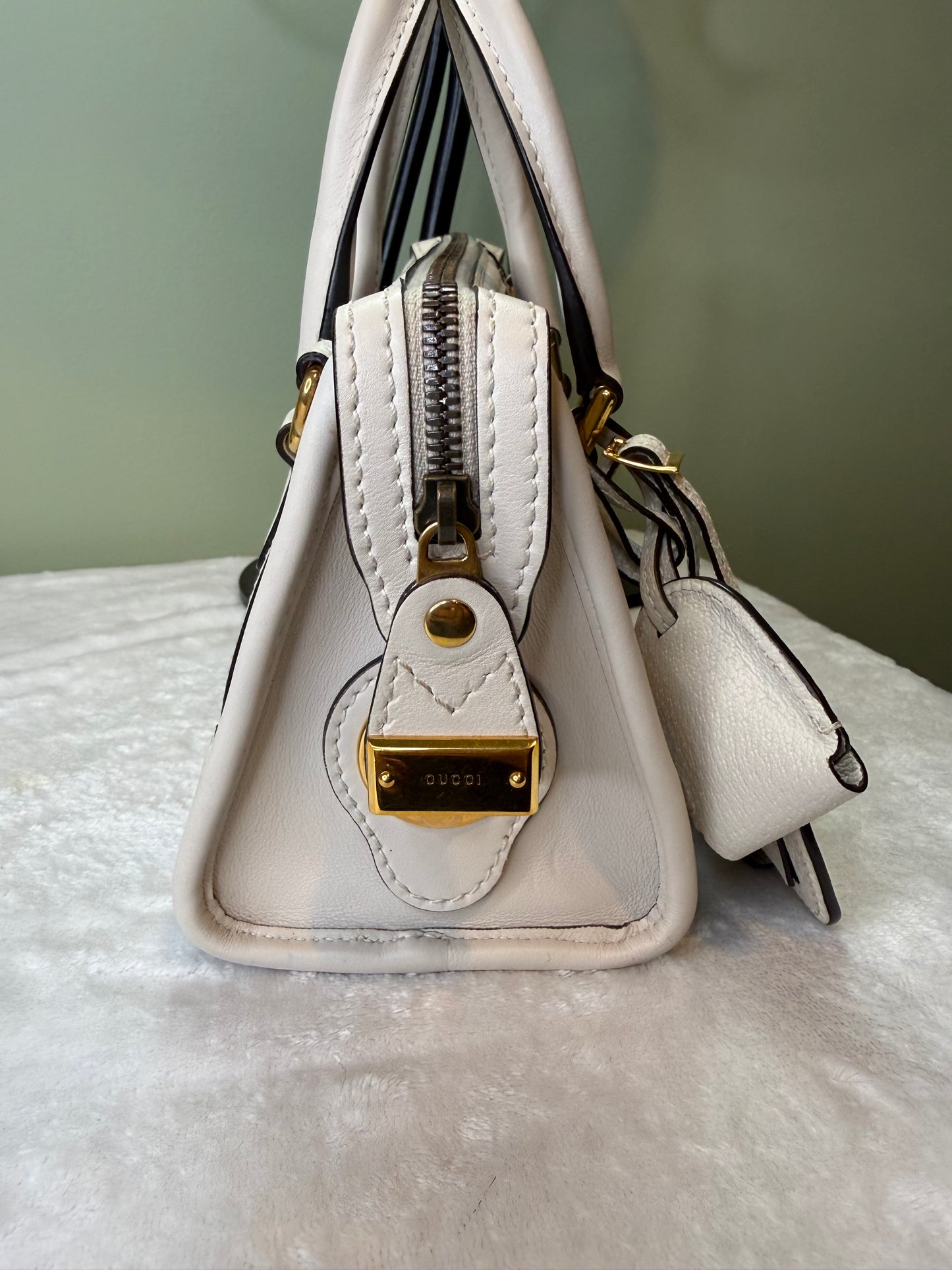 1749. Gucci White Mini Double G Top Handle