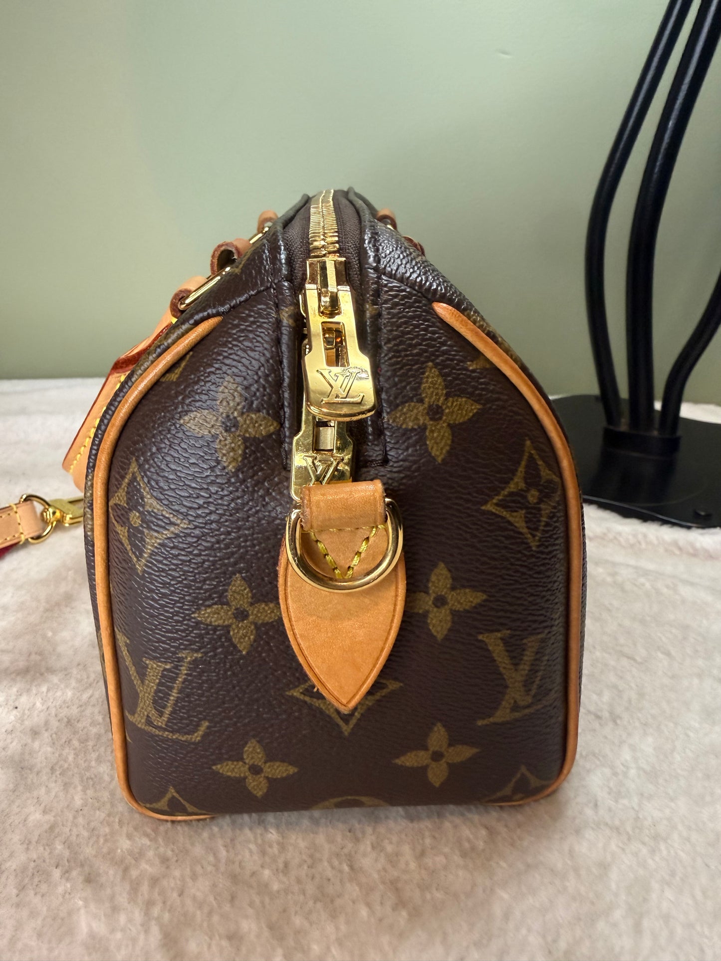 1268. Louis Vuitton Monogram Speedy 20 Bando with Strap